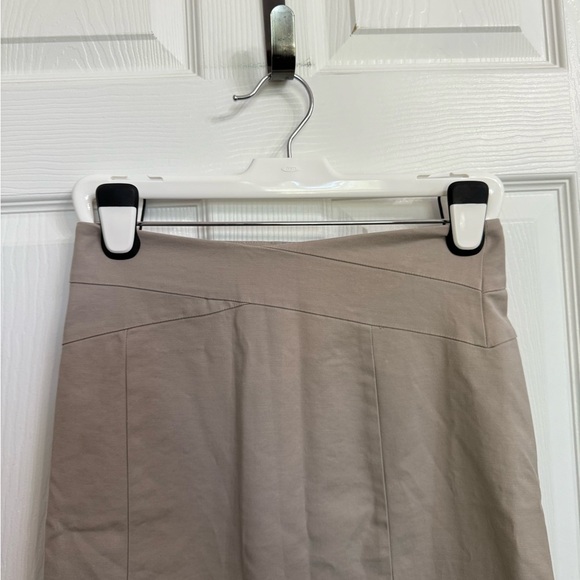Banana Republic Light Tan Beige Knee-Length Pencil Skirt 4 Criss Cross Waist - Picture 2 of 6